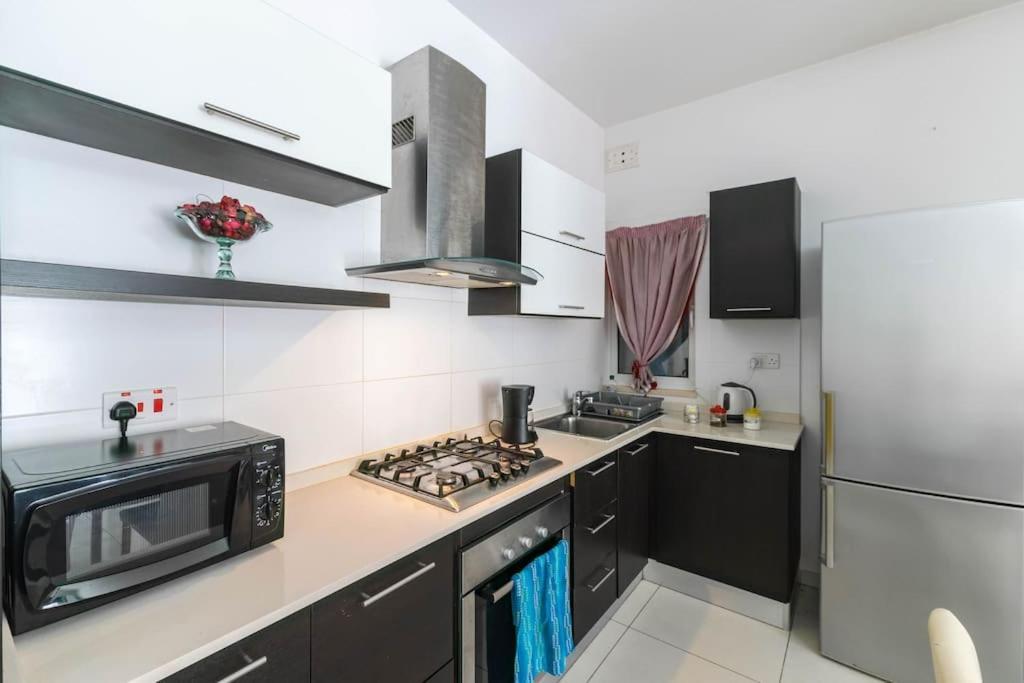 Modern Apt. Close To The Square St. Paul's Bay Exteriör bild
