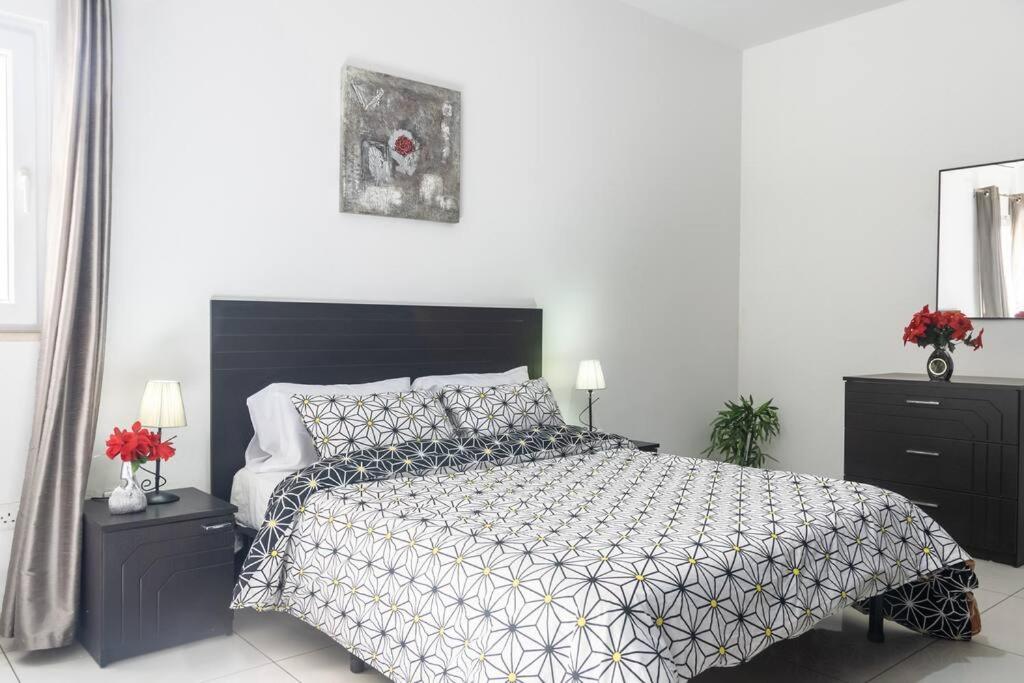 Modern Apt. Close To The Square St. Paul's Bay Exteriör bild